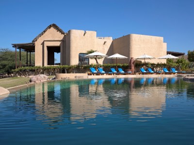 exterior view - hotel anantara al sahel villas - abu dhabi, united arab emirates