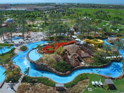 outdoor pool - hotel emirates palace - abu dhabi, united arab emirates