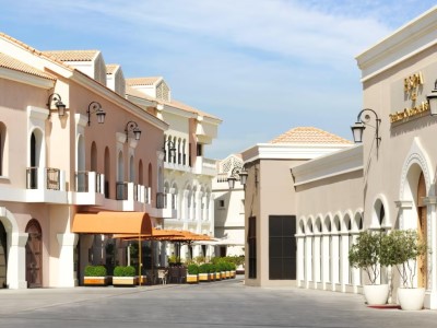 exterior view - hotel ritz-carlton abu dhabi grand canal - abu dhabi, united arab emirates