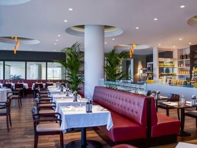 restaurant 1 - hotel radisson blu corniche - abu dhabi, united arab emirates