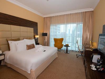 bedroom - hotel jannah burj al sarab - abu dhabi, united arab emirates