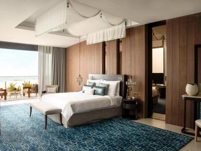 bedroom - hotel jumeirah at saadiyat island resort - abu dhabi, united arab emirates