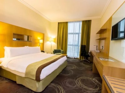 bedroom 5 - hotel holiday inn abu dhabi - abu dhabi, united arab emirates