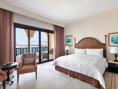 bedroom - hotel shangri la qaryat al beri - abu dhabi, united arab emirates