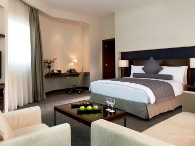 bedroom - hotel grand millennium al wahda - abu dhabi, united arab emirates
