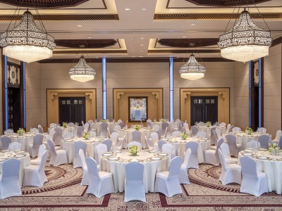 conference room 3 - hotel qasr al sarab desert resort by anantara - abu dhabi, united arab emirates