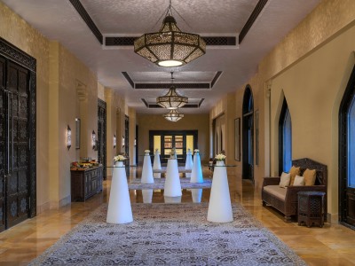 conference room 1 - hotel qasr al sarab desert resort by anantara - abu dhabi, united arab emirates