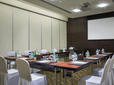 conference room - hotel yas island rotana - abu dhabi, united arab emirates