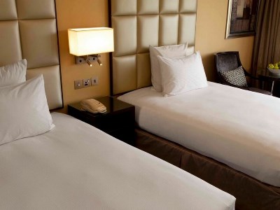 bedroom 6 - hotel radisson blu al ain - al ain, united arab emirates