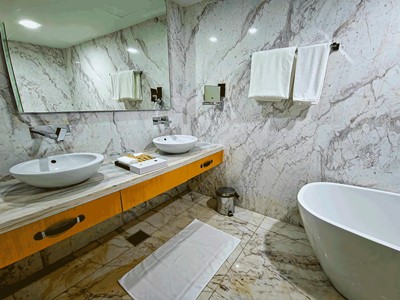 bathroom 1 - hotel alberni jabal hafeet hotel al ain - al ain, united arab emirates