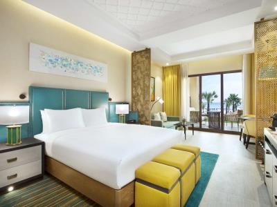 bedroom - hotel doubletree by hilton marjan island - ras al khaimah, united arab emirates