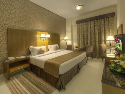 bedroom - hotel city tower - fujairah, united arab emirates