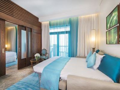 bedroom - hotel sofitel dubai the palm luxury apartments - dubai, united arab emirates