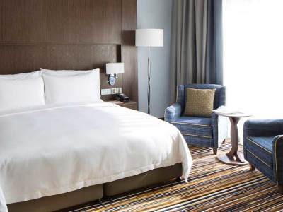 bedroom - hotel dusitd2 kenz - dubai, united arab emirates
