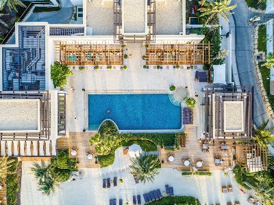 outdoor pool - hotel jumeirah al naseem - dubai, united arab emirates
