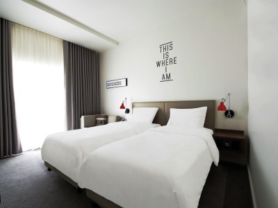 bedroom - hotel rove healthcare city - bur dubai - dubai, united arab emirates