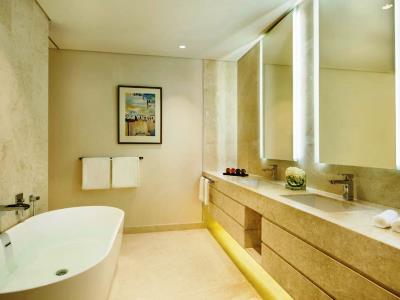 bathroom 2 - hotel la ville htl and suites city walk - dubai, united arab emirates
