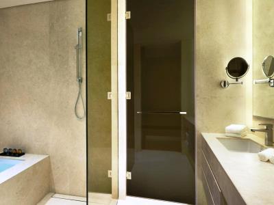 bathroom - hotel la ville htl and suites city walk - dubai, united arab emirates