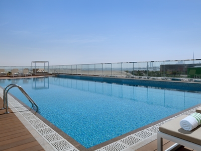 outdoor pool - hotel holiday inn dubai festival city - dubai, united arab emirates