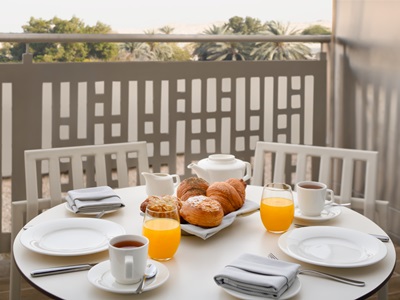 breakfast room - hotel holiday inn dubai festival city - dubai, united arab emirates