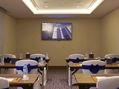 conference room - hotel mena plaza hotel al barsha - dubai, united arab emirates