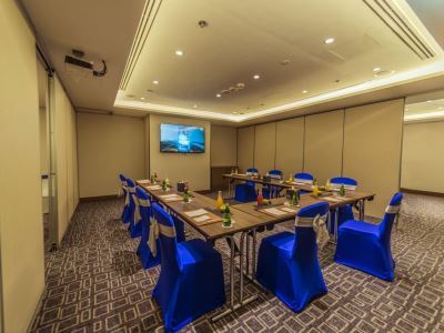 conference room 1 - hotel mena plaza hotel al barsha - dubai, united arab emirates