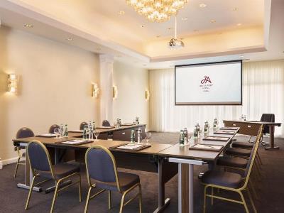 conference room - hotel ja hatta fort - dubai, united arab emirates