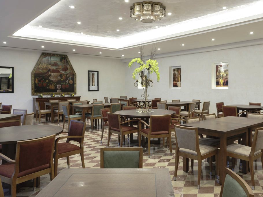 restaurant - hotel grand millennium business bay - dubai, united arab emirates