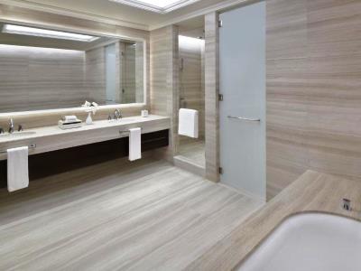 bathroom - hotel address fountain views - dubai, united arab emirates