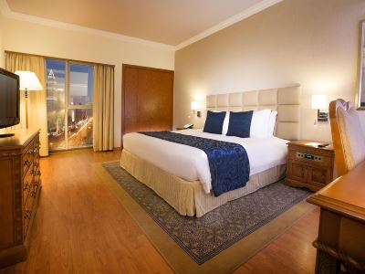 bedroom - hotel crowne plaza dubai apartments - dubai, united arab emirates