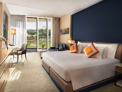 bedroom - hotel ja lake view - dubai, united arab emirates