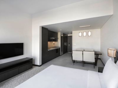 bedroom 1 - hotel hyatt place dubai jumeirah - dubai, united arab emirates