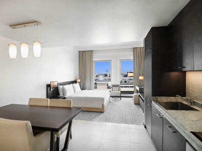 bedroom 2 - hotel hyatt place dubai jumeirah - dubai, united arab emirates