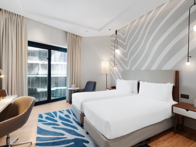 bedroom 5 - hotel adagio premium the palm - dubai, united arab emirates