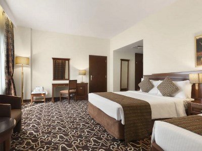 bedroom 1 - hotel howard johnson by wyndham bur dubai - dubai, united arab emirates