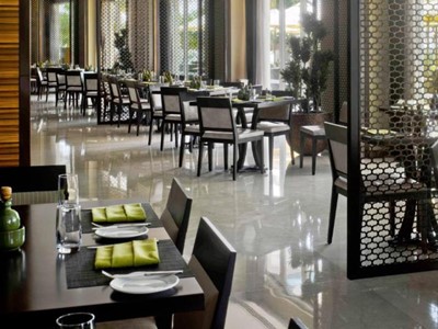 restaurant - hotel crowne plaza festival city - dubai, united arab emirates