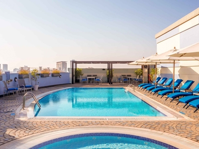 outdoor pool - hotel coral dubai deira - dubai, united arab emirates