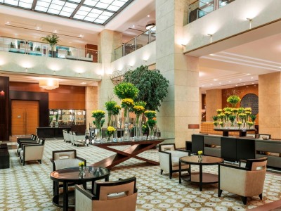 lobby - hotel grosvenor house, a luxury collection - dubai, united arab emirates