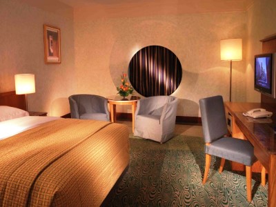 bedroom - hotel dubai international hotel - dubai, united arab emirates