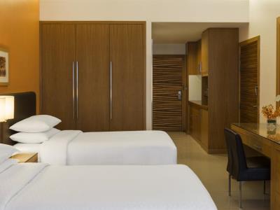 bedroom 1 - hotel four points by sheraton dwtn - dubai, united arab emirates