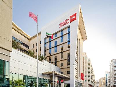 exterior view - hotel ibis mall of the emirates - dubai, united arab emirates