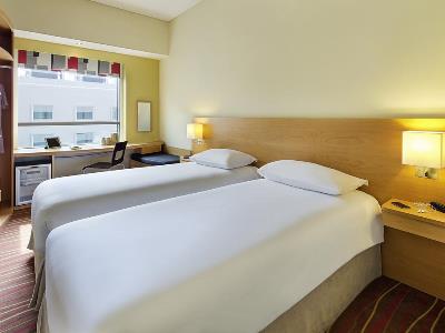 bedroom 1 - hotel ibis mall of the emirates - dubai, united arab emirates