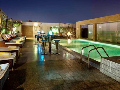 outdoor pool - hotel novotel ste mall of the emirates - dubai, united arab emirates