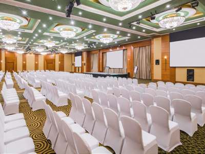 conference room 1 - hotel swissotel al murooj dubai - dubai, united arab emirates