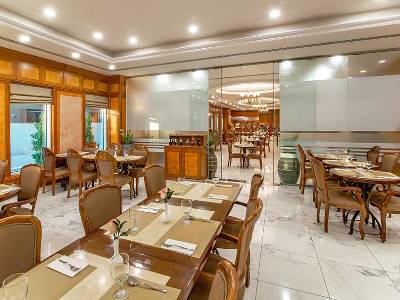 restaurant - hotel grand excelsior bur dubai - dubai, united arab emirates