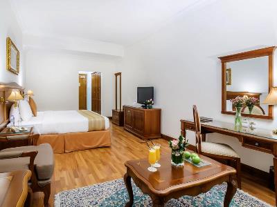 bedroom 1 - hotel grand excelsior bur dubai - dubai, united arab emirates