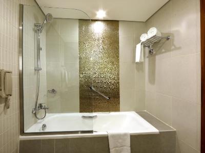 bathroom 1 - hotel vision imperial - dubai, united arab emirates