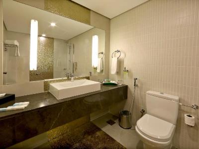 bathroom - hotel vision imperial - dubai, united arab emirates