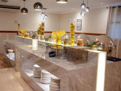 restaurant - hotel vision imperial - dubai, united arab emirates