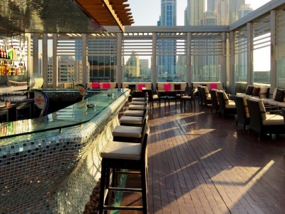 bar - hotel radisson blu dubai media city - dubai, united arab emirates